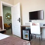 Maca Hotel 3*