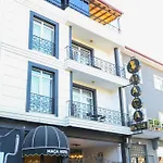 Maca Hotel