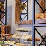 Maca Hotel 3*