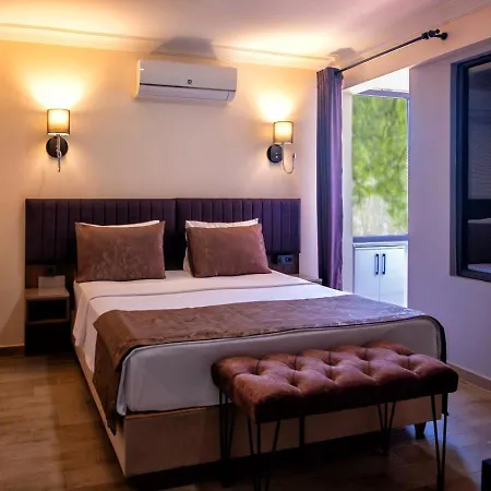 Ξενοδοχείο Maca 3*