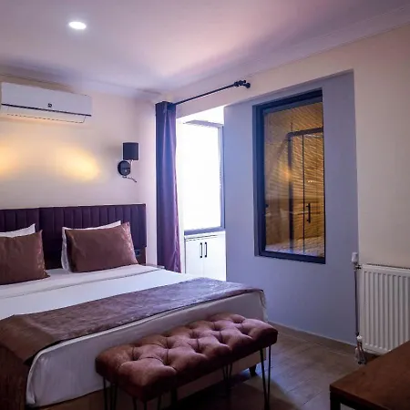 Maca Hotel 3*